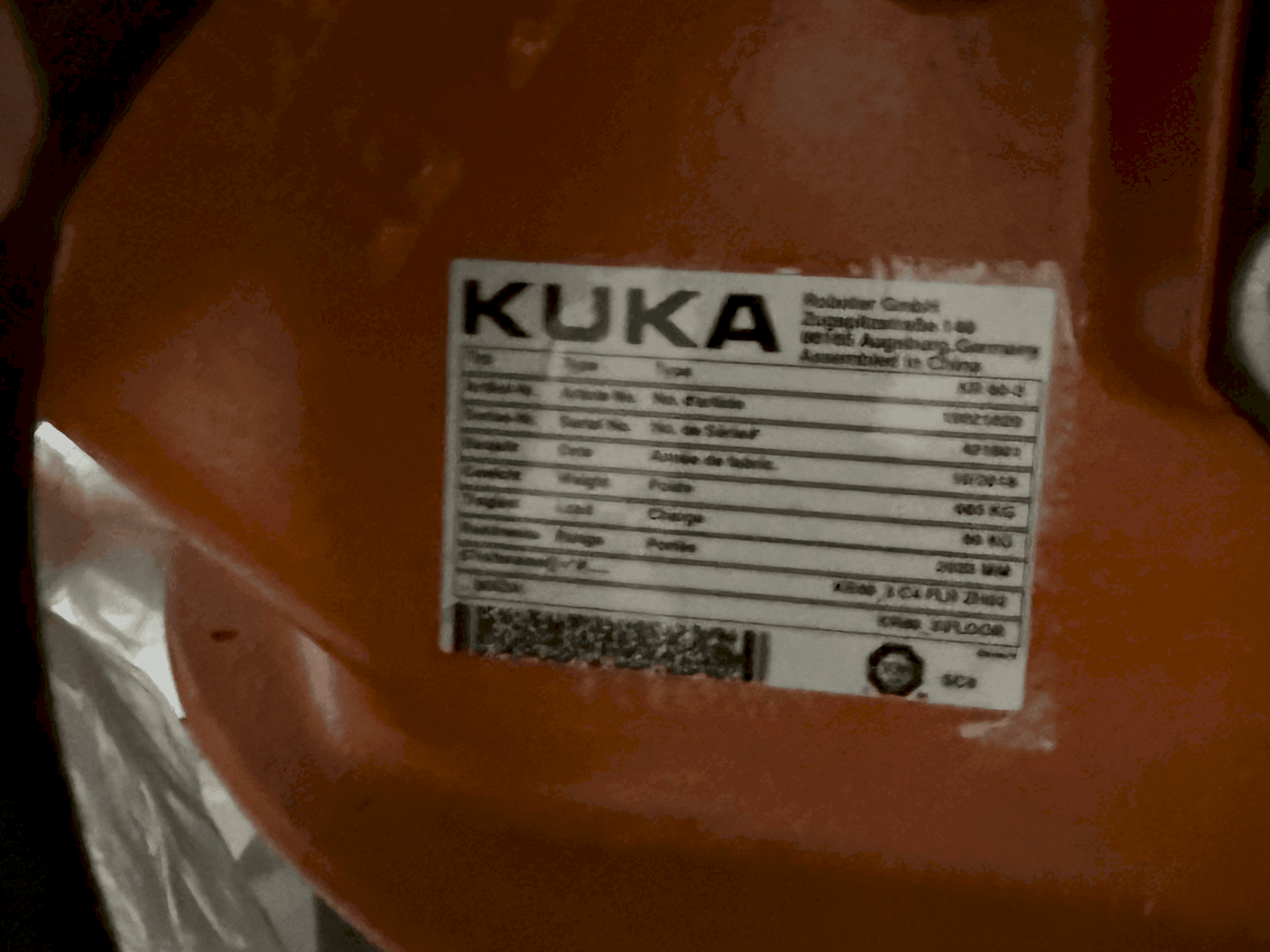 Namnskylt för KUKA KR16-2 -maskinen