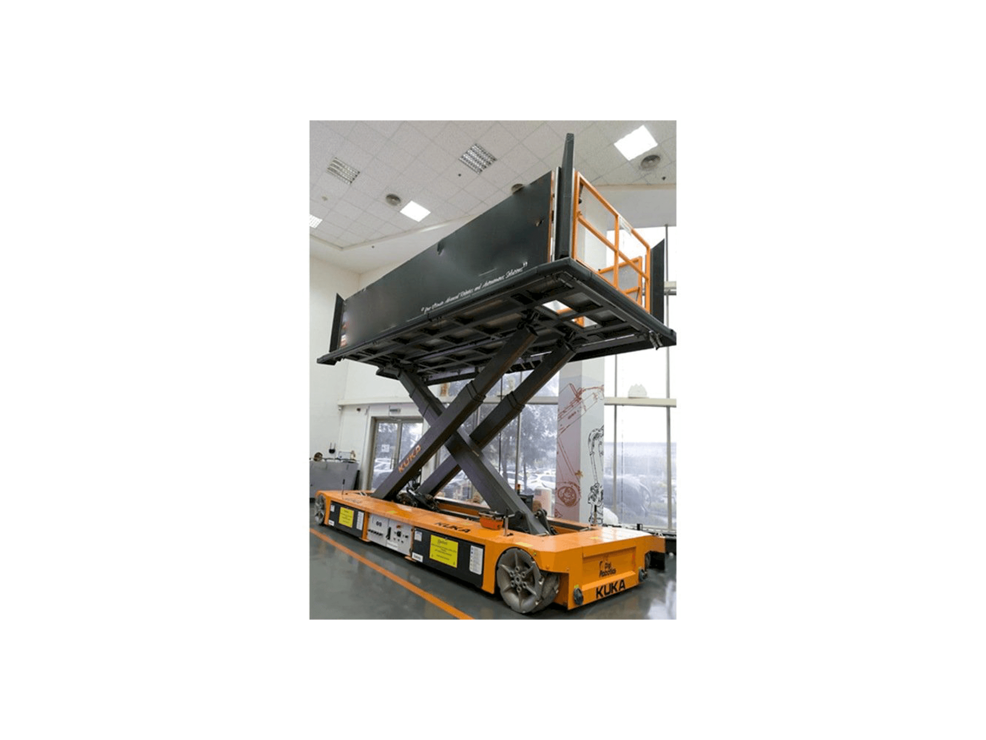 KUKA KoM TL-3 E575 1000-maskinen framifrån