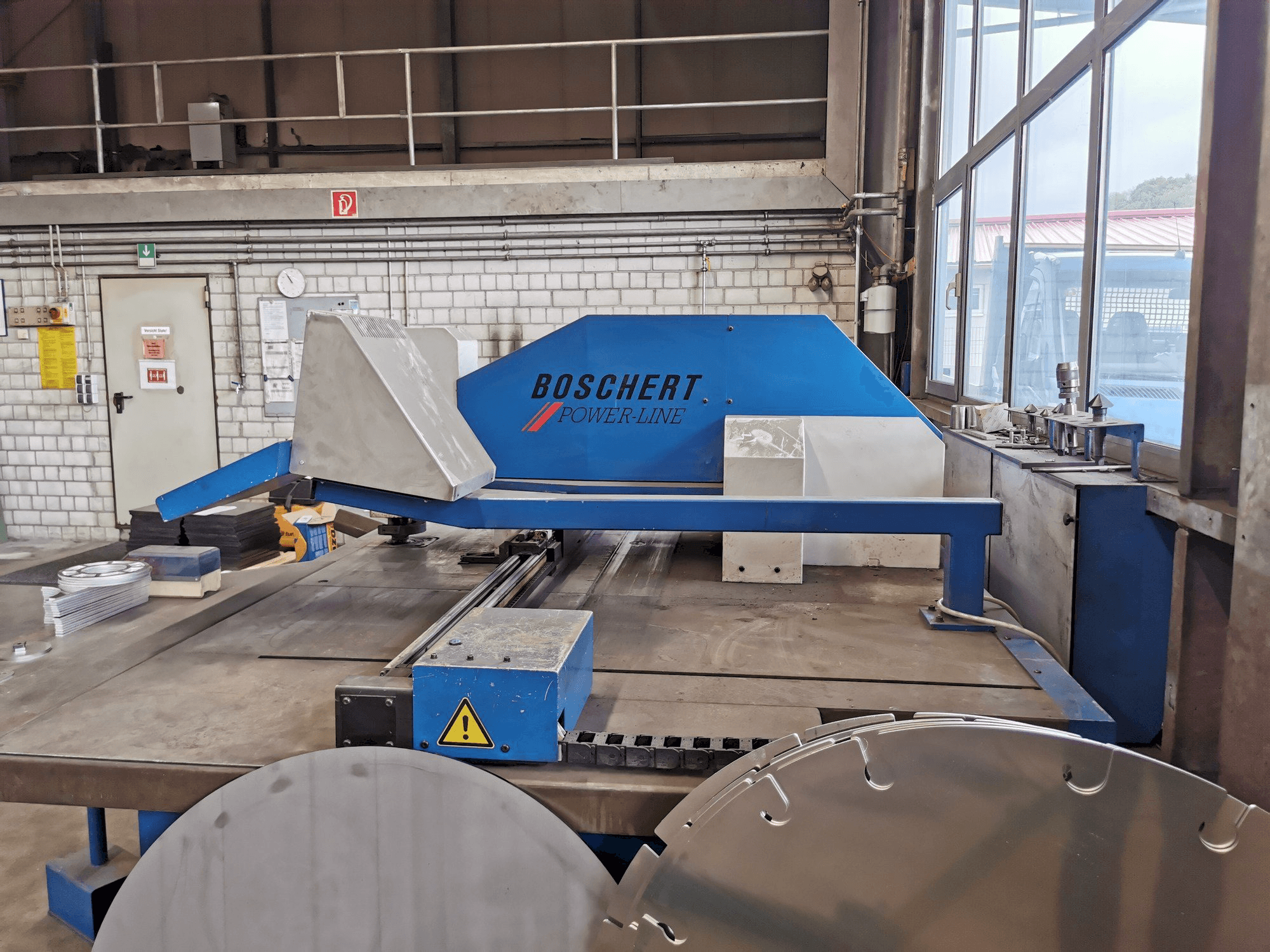 BOSCHERT PL 150 CNC Z-maskinen framifrån