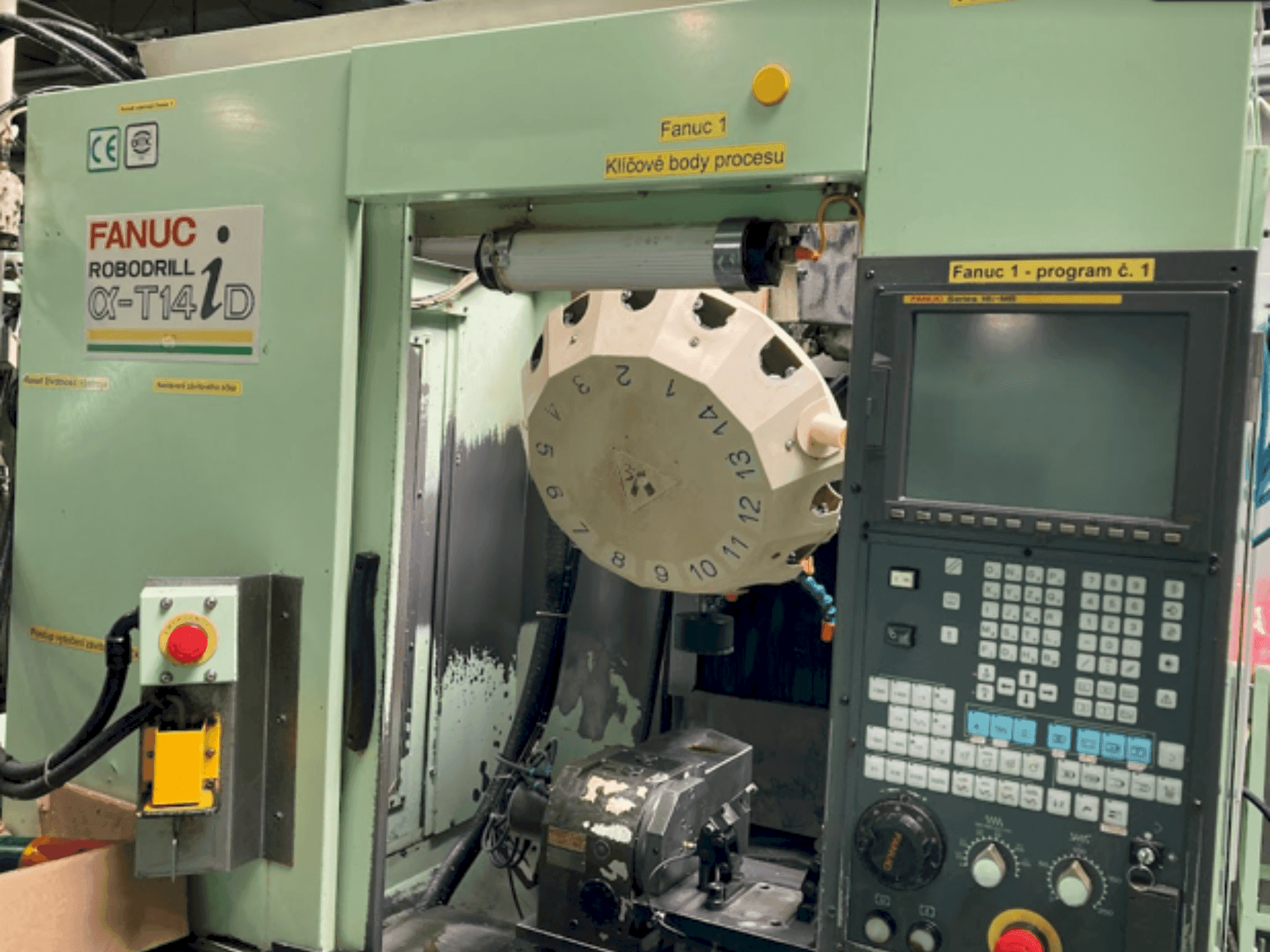 FANUC Robodrill Alpha-T14 iD-maskinen framifrån