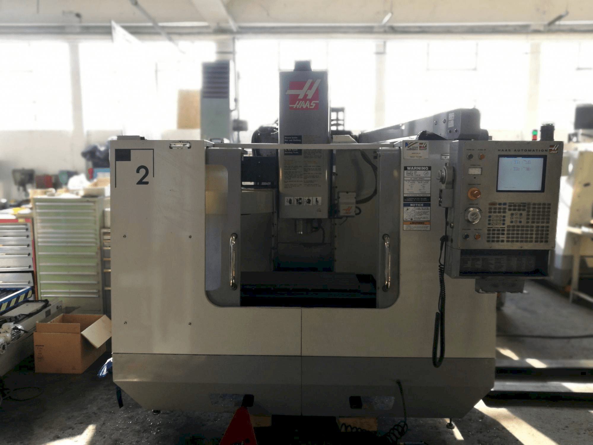 HAAS VF-2BHE-maskinen framifrån