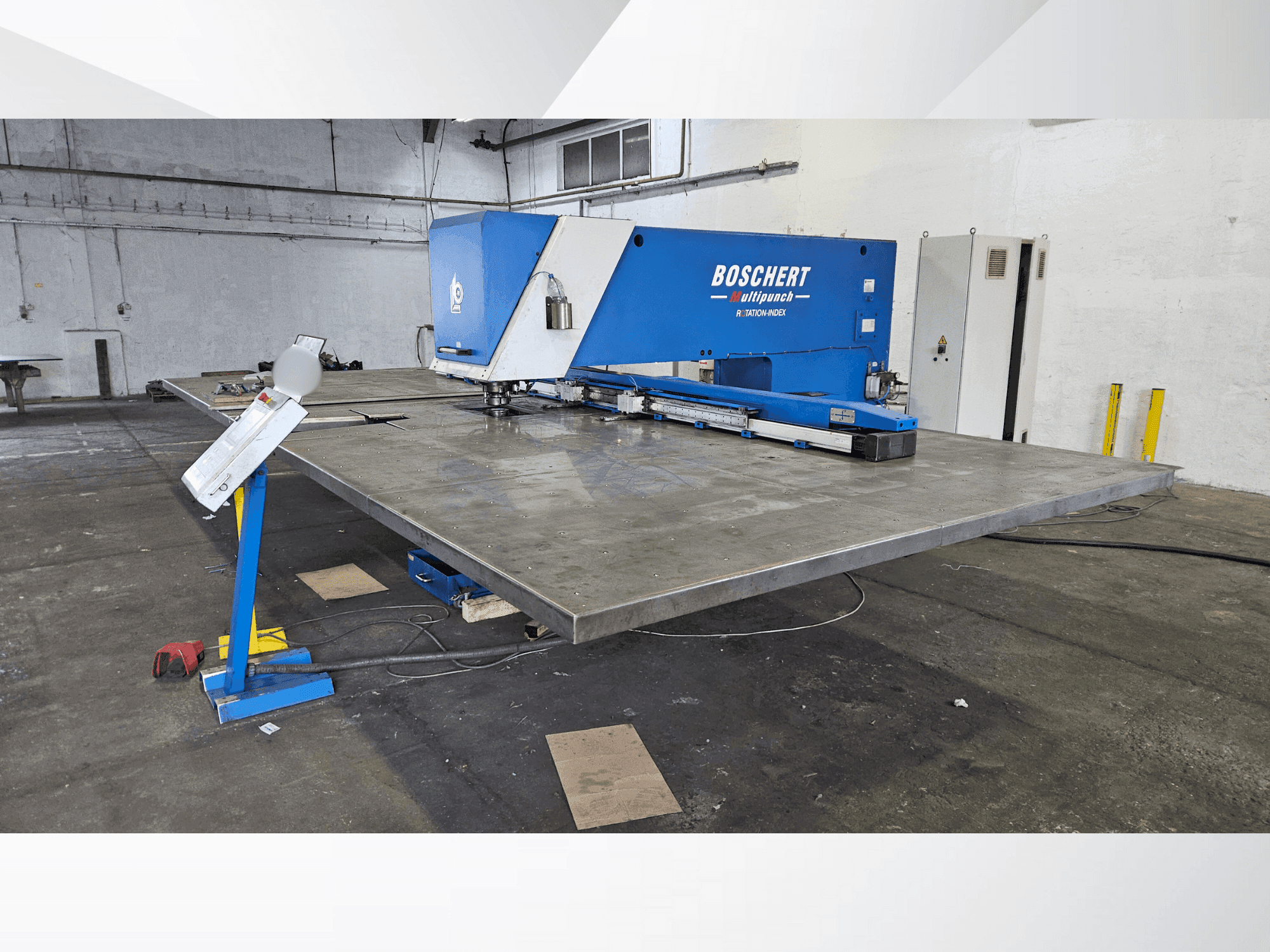 BOSCHERT Multipunch 1500 x 3000-maskinen framifrån