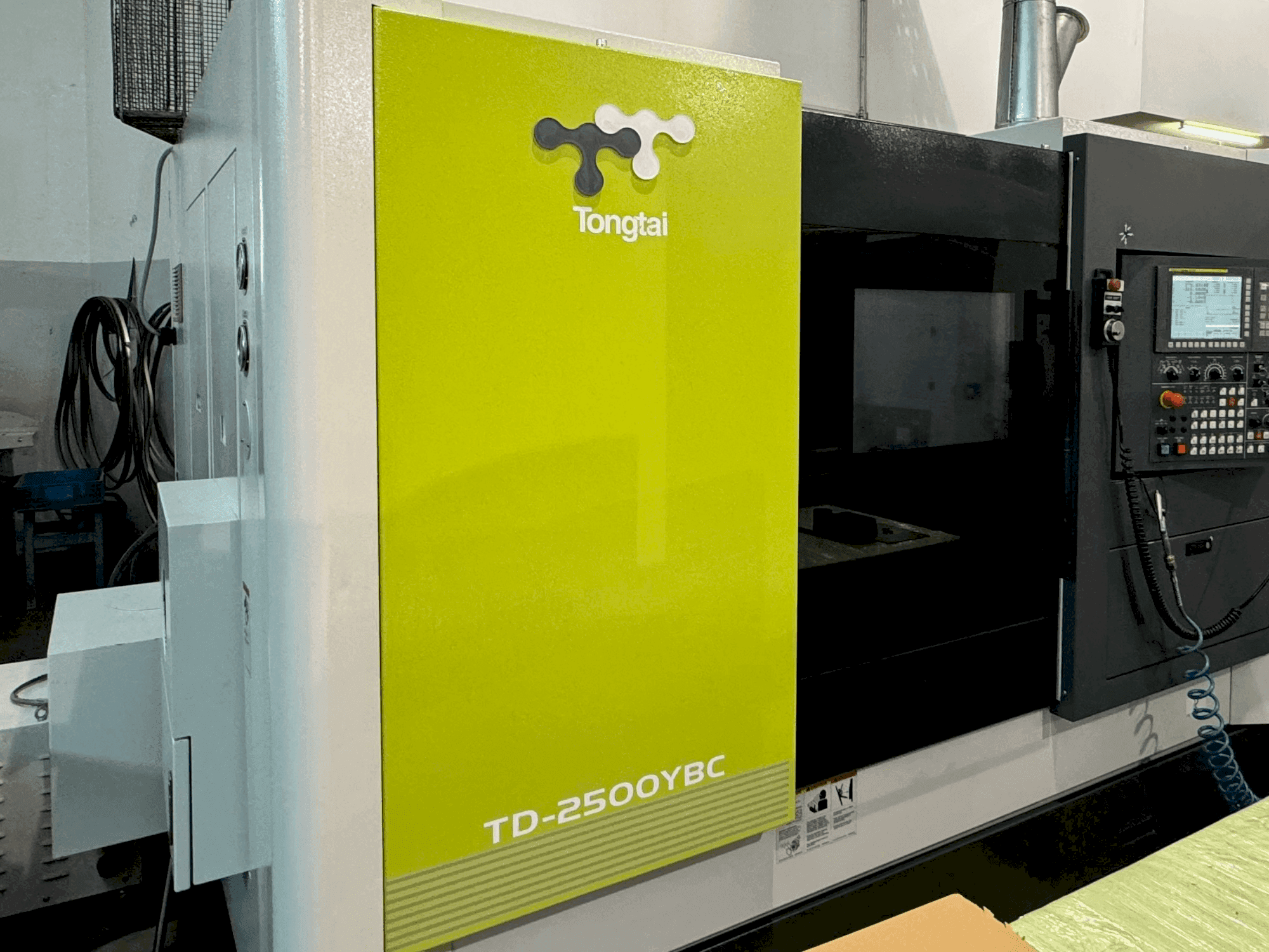 Tongtai TD-2500YBC-maskinen framifrån