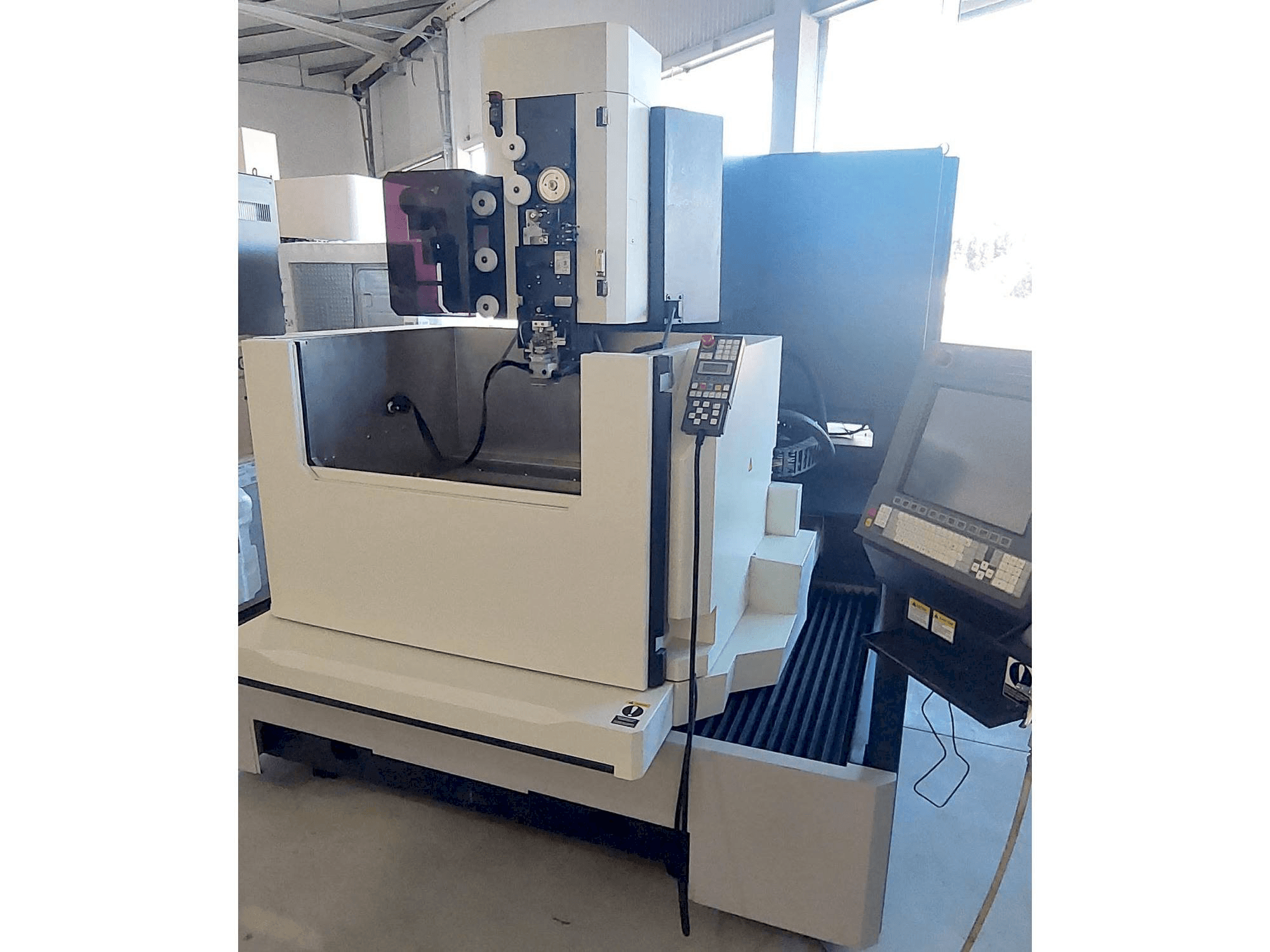 Makino DUO 64-maskinen framifrån