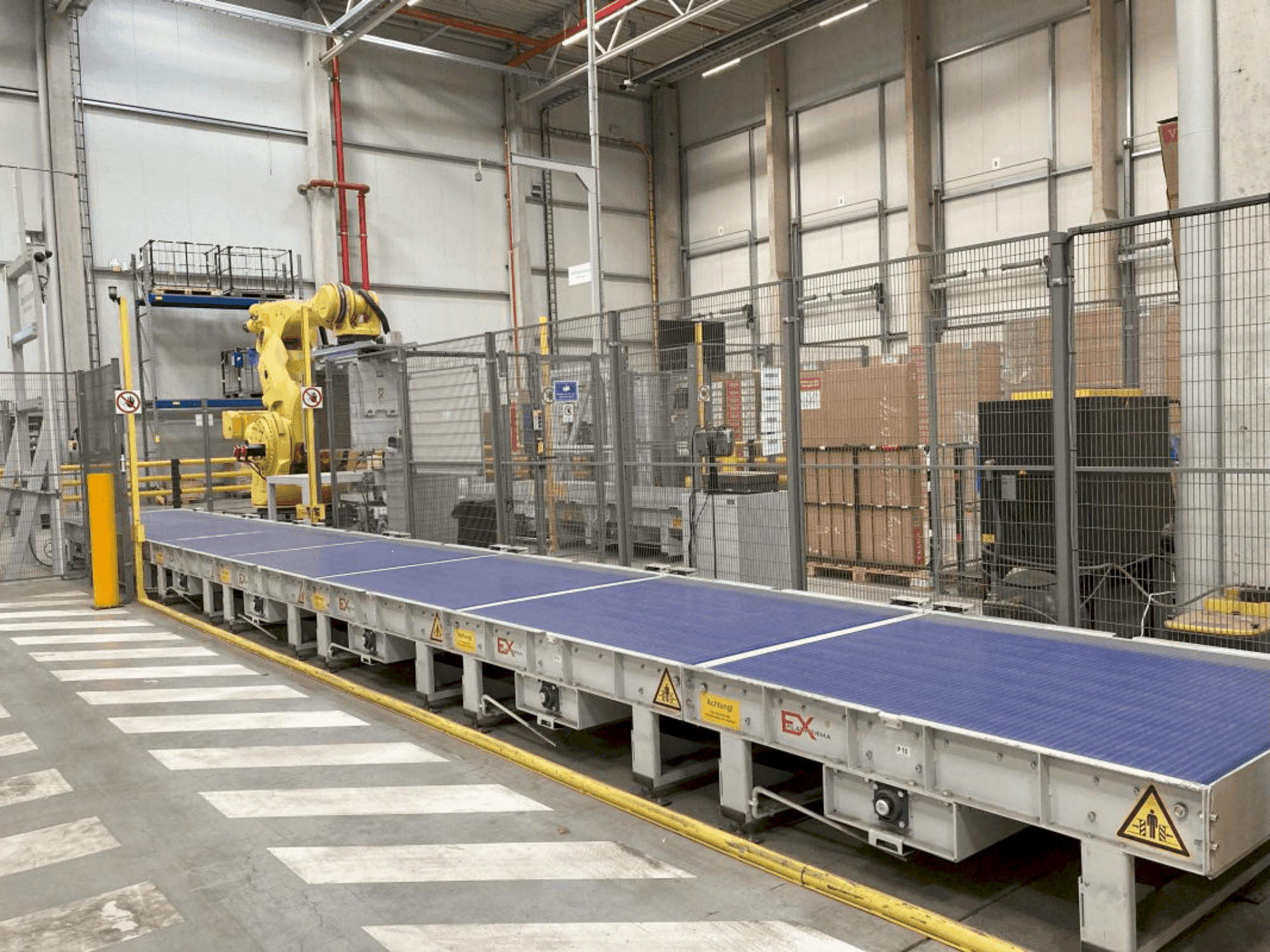 FANUC M-2000iA/1700L-maskinen framifrån