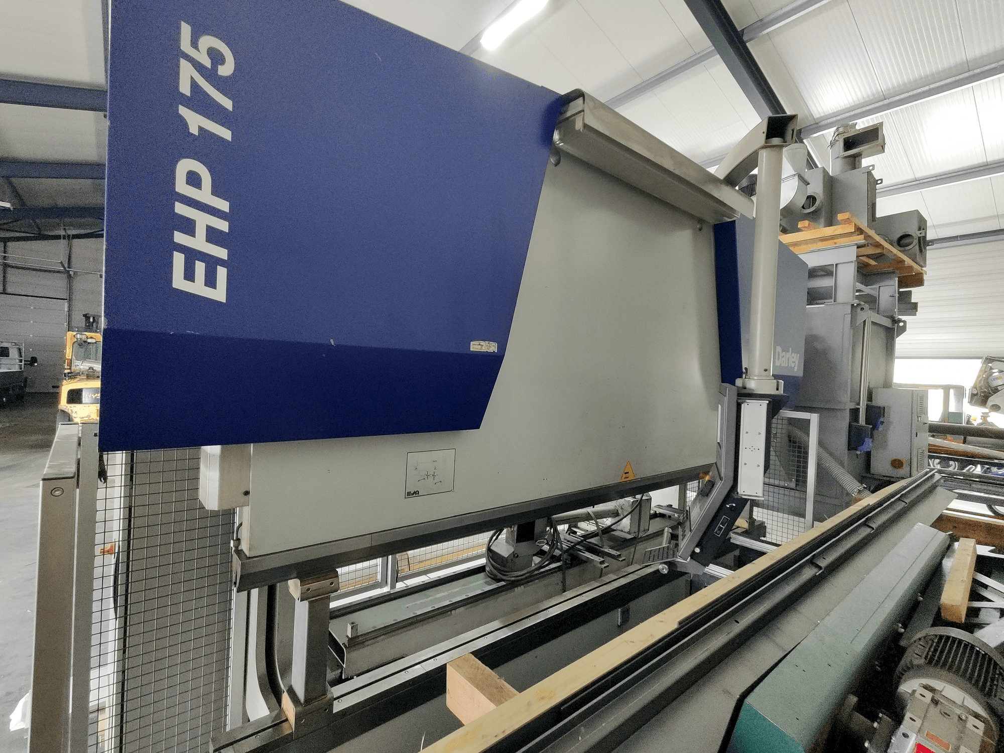 Darley EHP 175.31/25-maskinen sedd från vänster