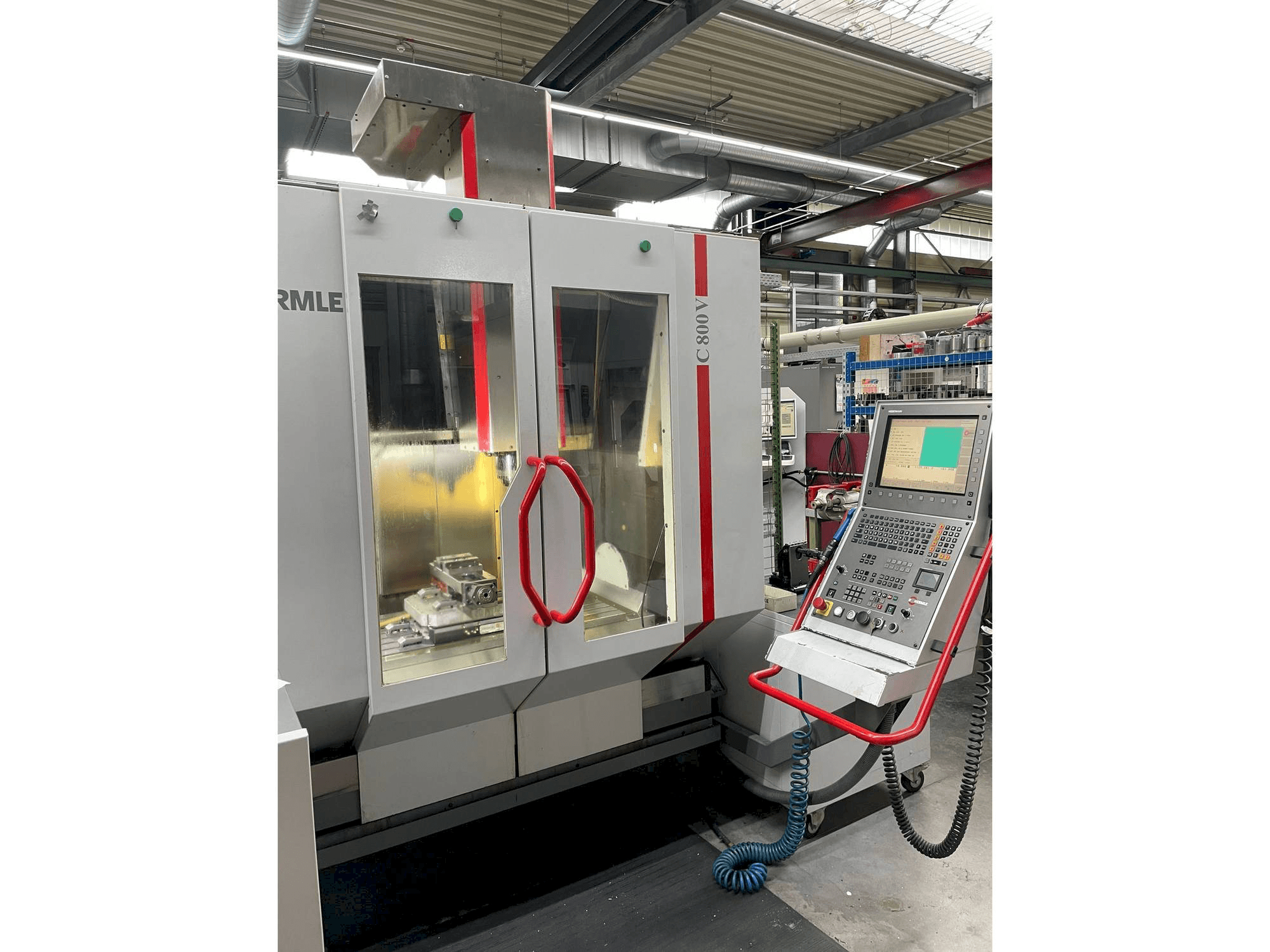 HERMLE C 800 V-maskinen framifrån