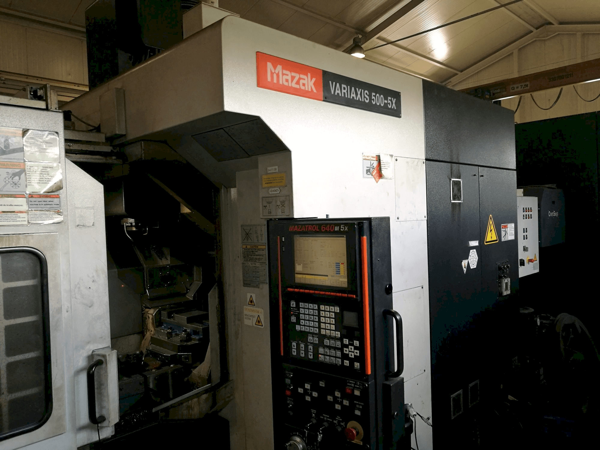 Mazak VARIAXIS 500-5X-maskinen framifrån