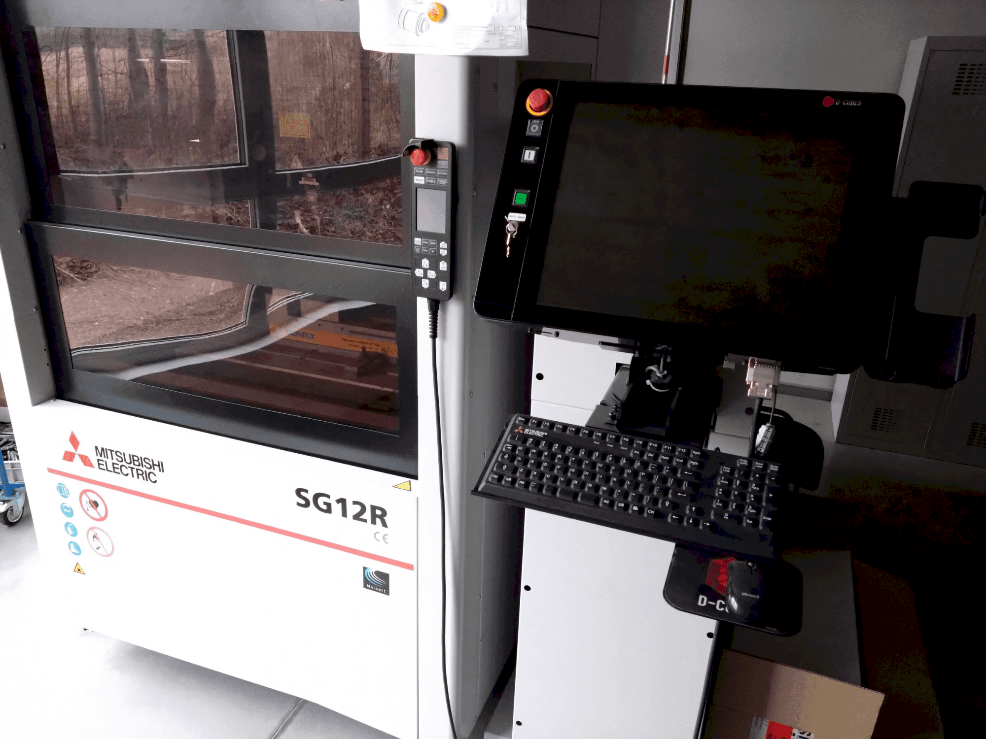 Mitsubishi Electric SG12M-maskinen framifrån