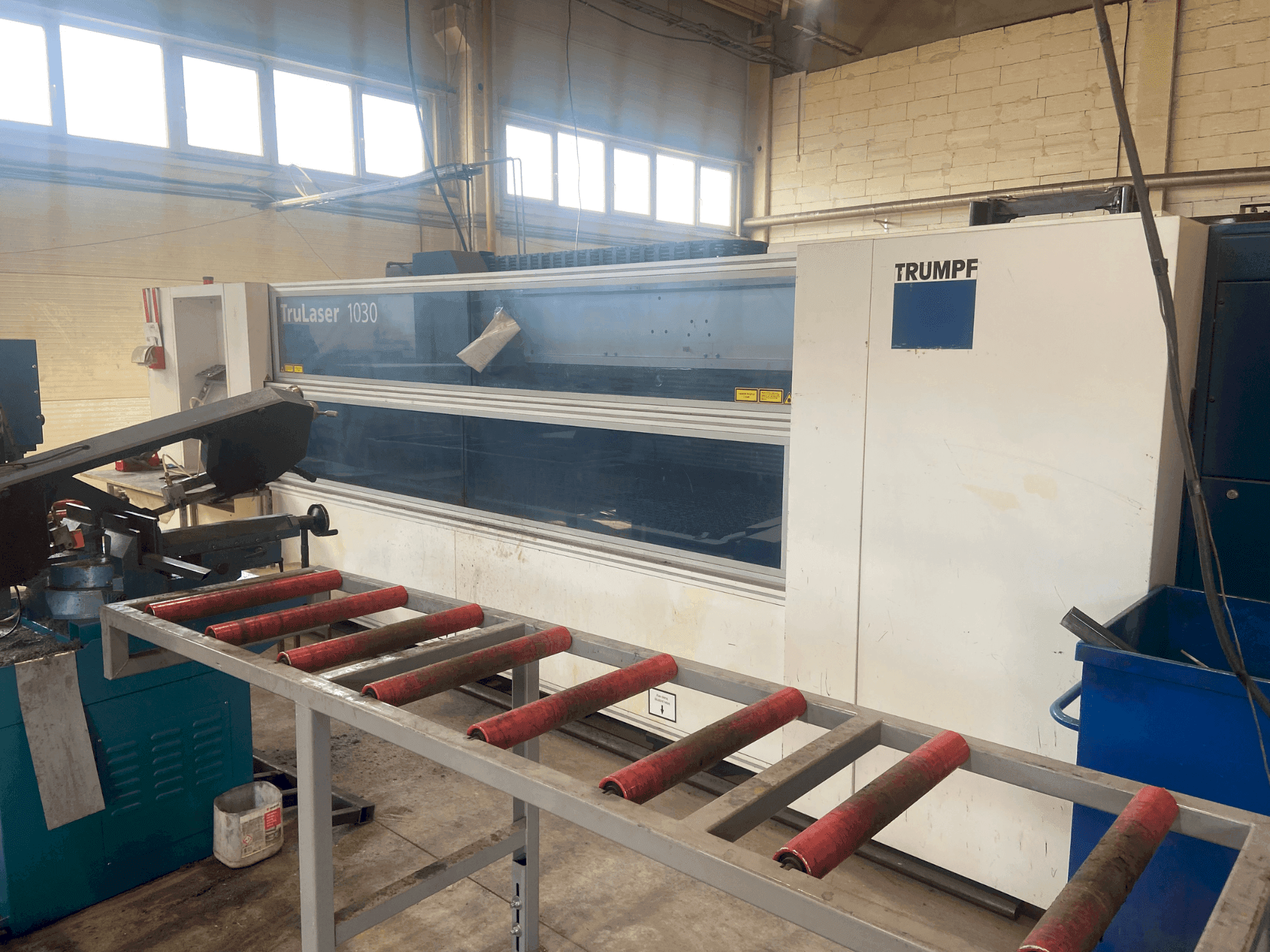 TRUMPF TruLaser 1030-maskinen framifrån