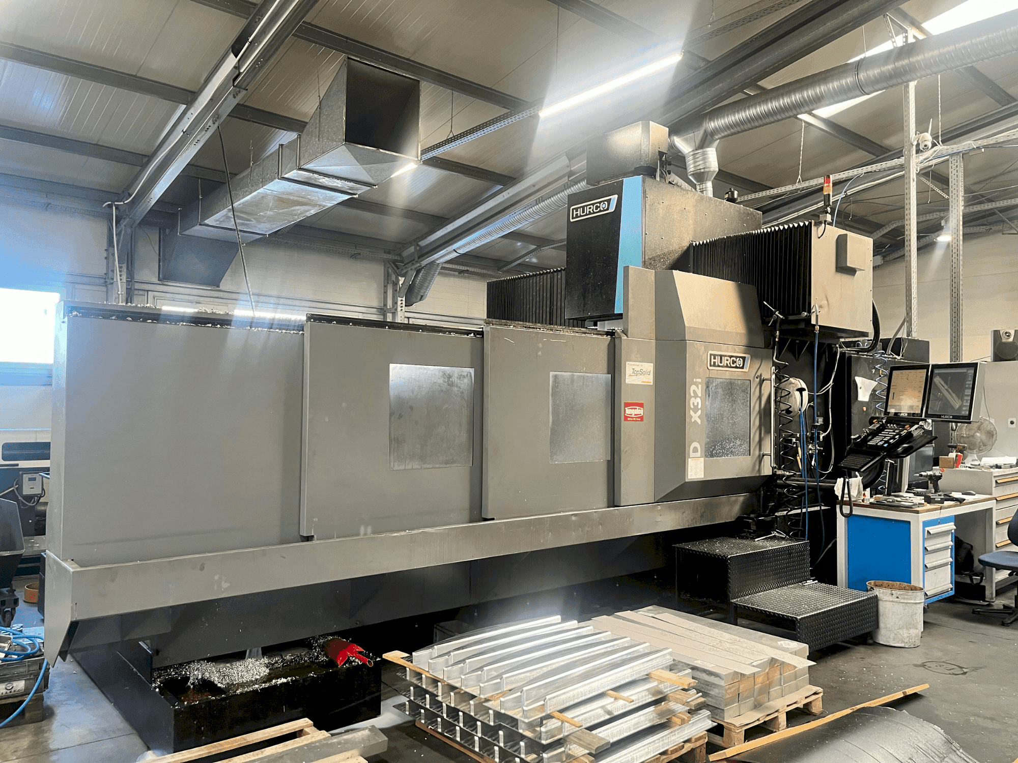 Hurco DCX32i-maskinen framifrån