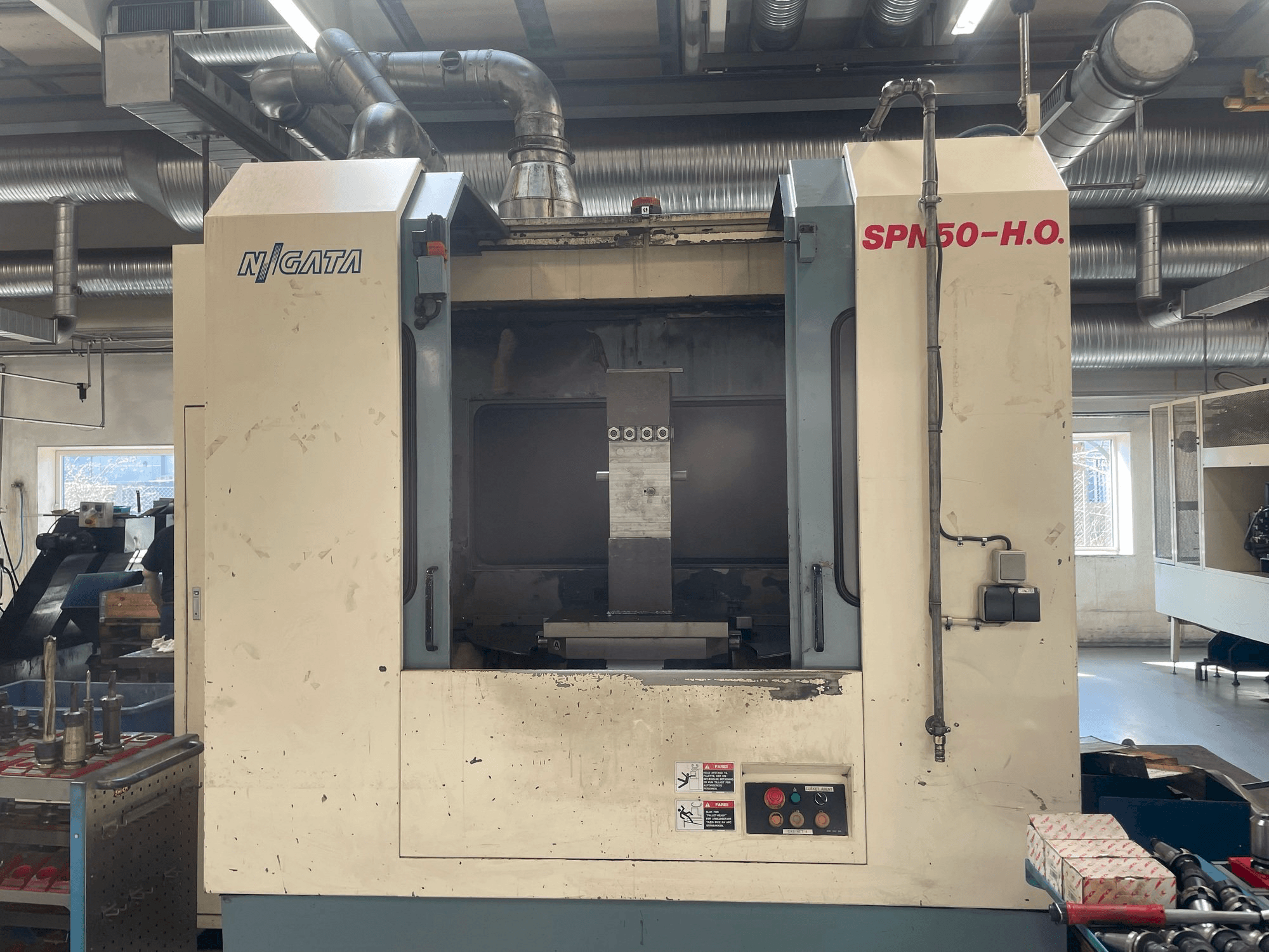Niigata SPN 50-HO-maskinen framifrån