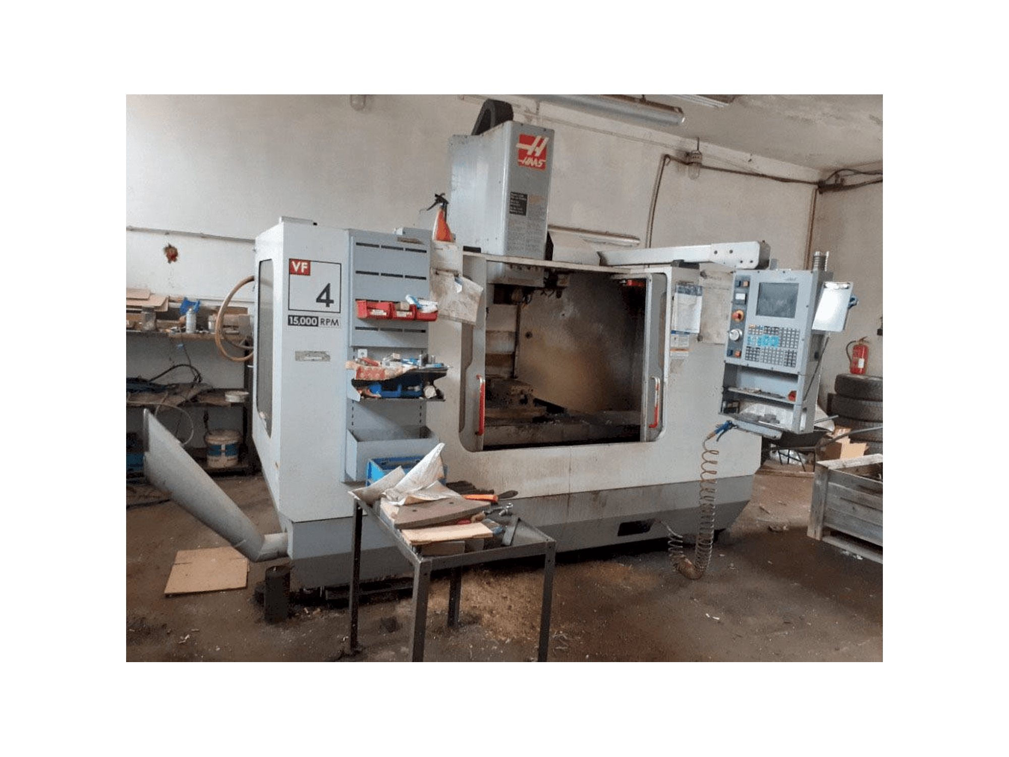 HAAS VF-4 DHE-maskinen framifrån