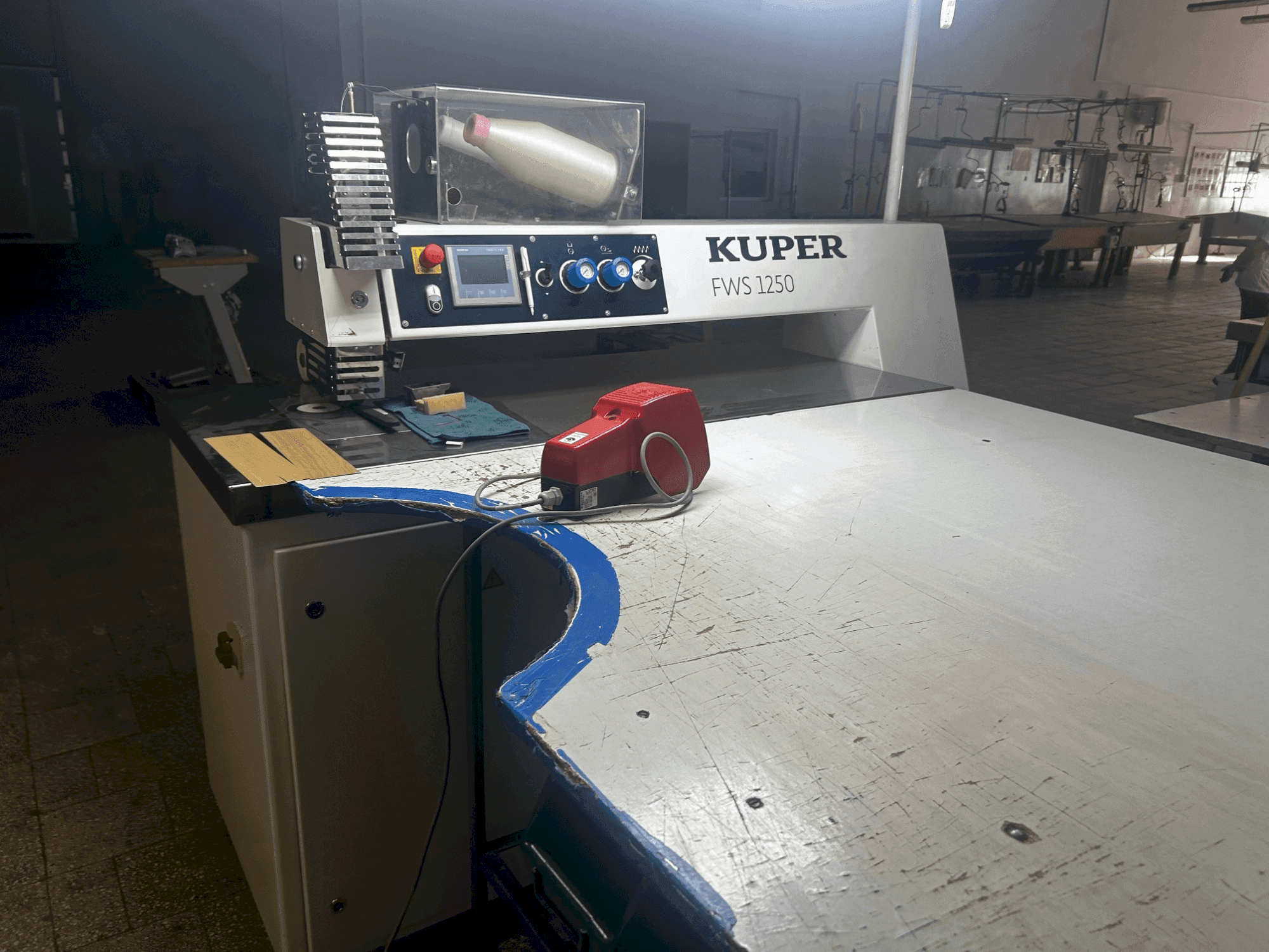 KUPER FWS 1250-maskinen framifrån