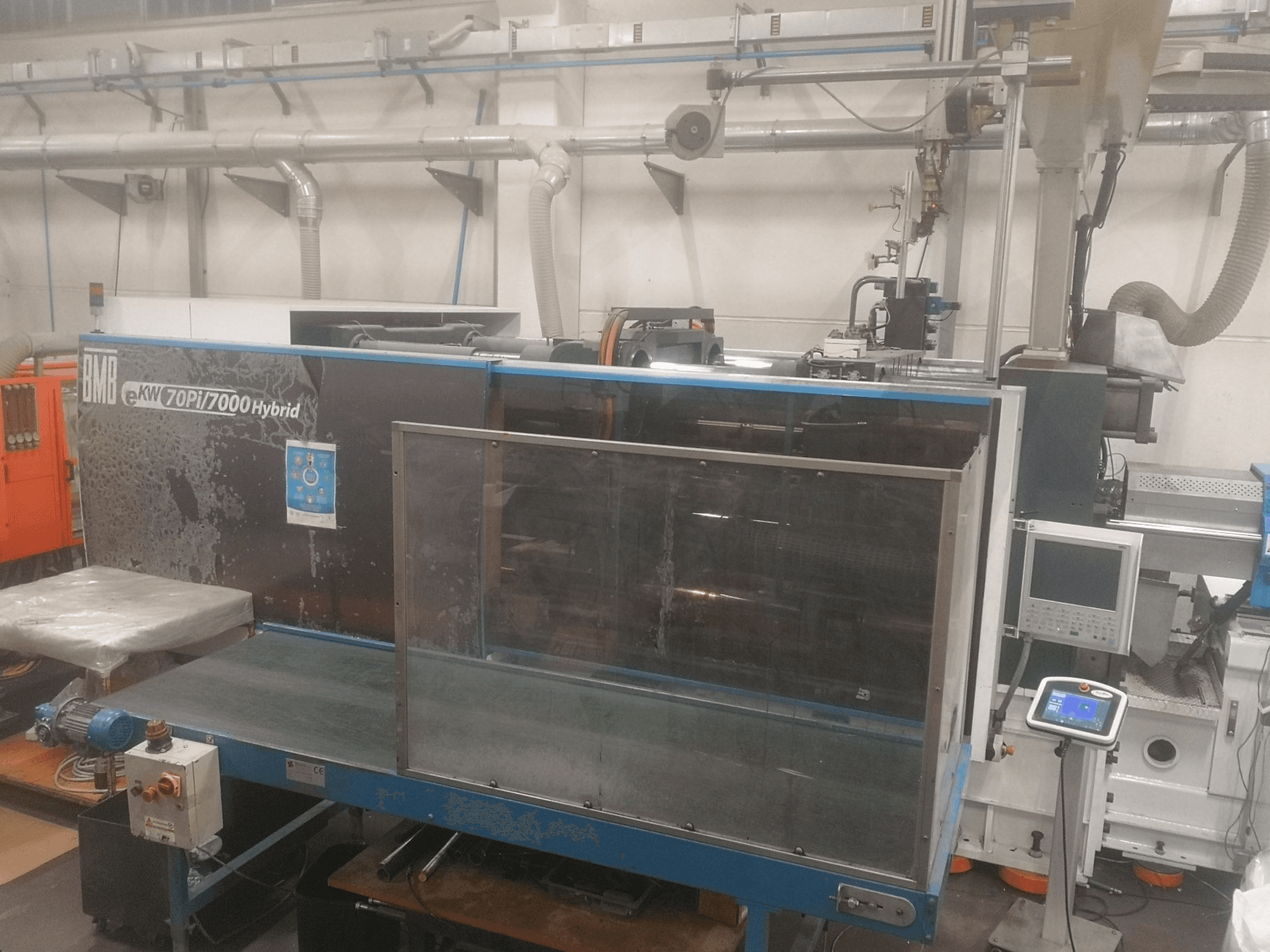 BMB Ekw 70pi Hybrid-maskinen framifrån