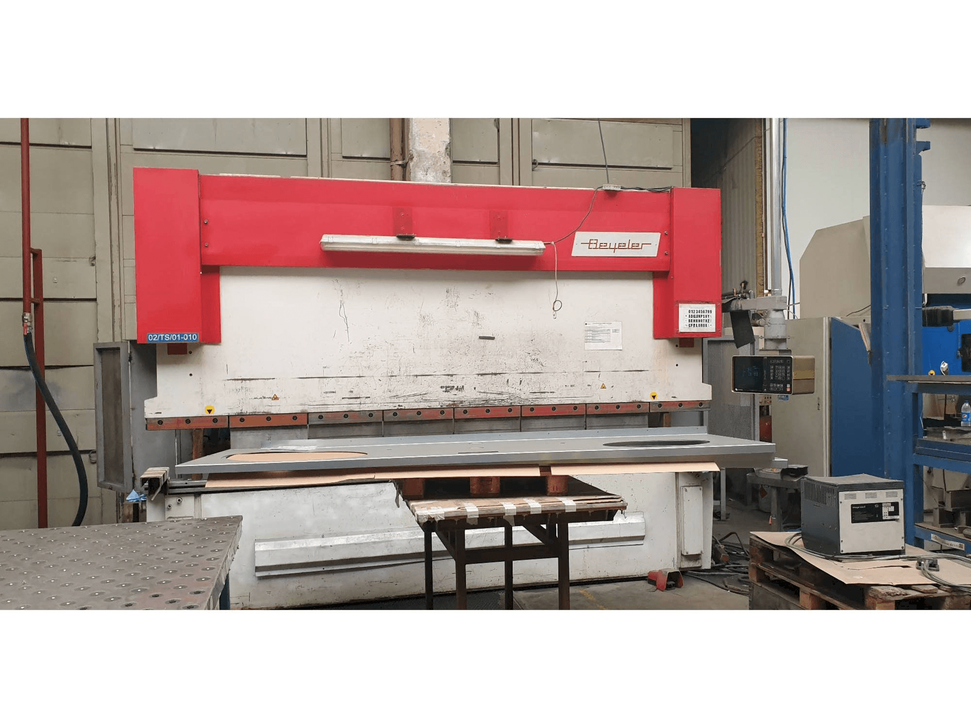 BEYELER RT 250x4100-maskinen framifrån