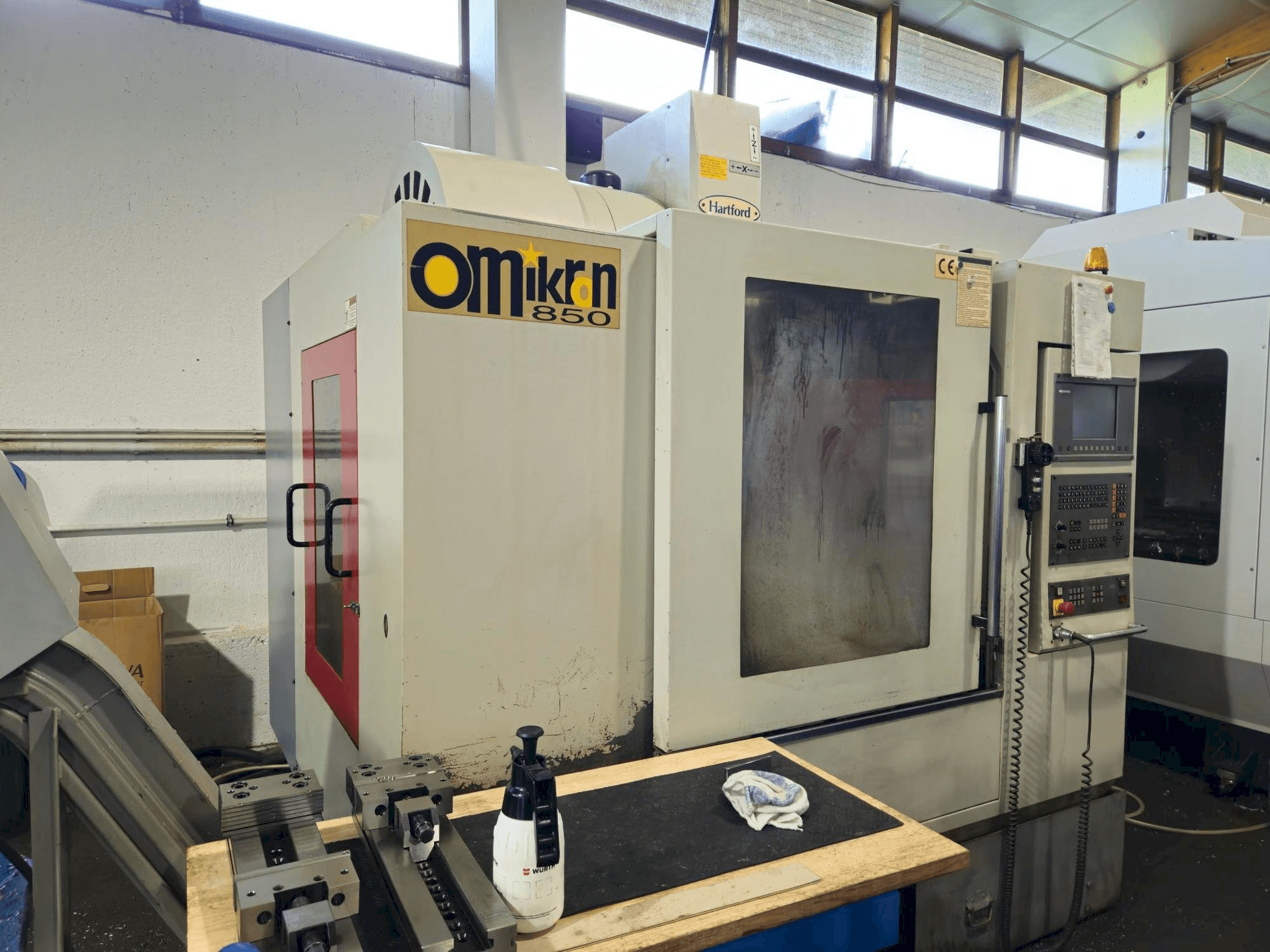 Hartford VMC 850AP-maskinen framifrån