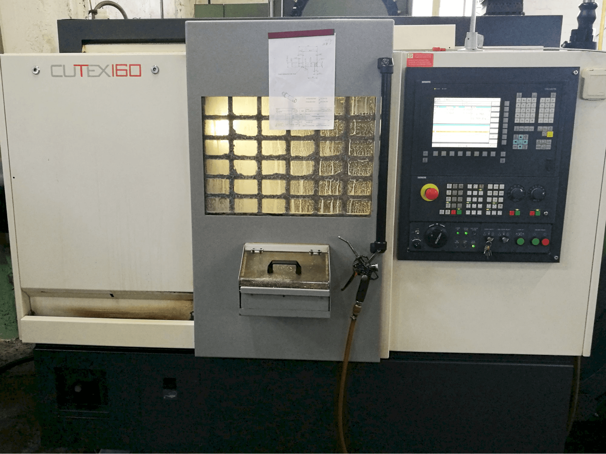 HWACHEON-maskinen framifrånCUTEX-160