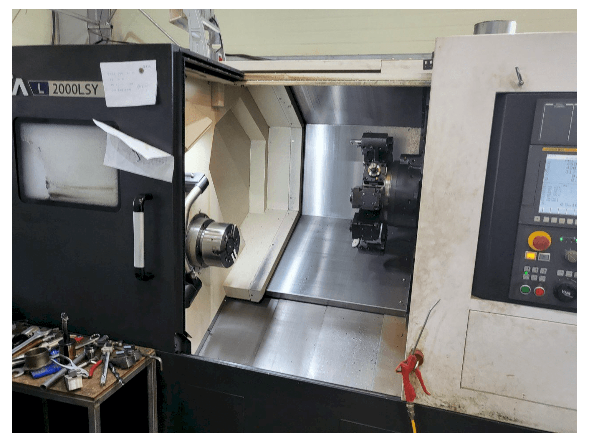 Hyundai Wia L2000LSY-maskinen framifrån