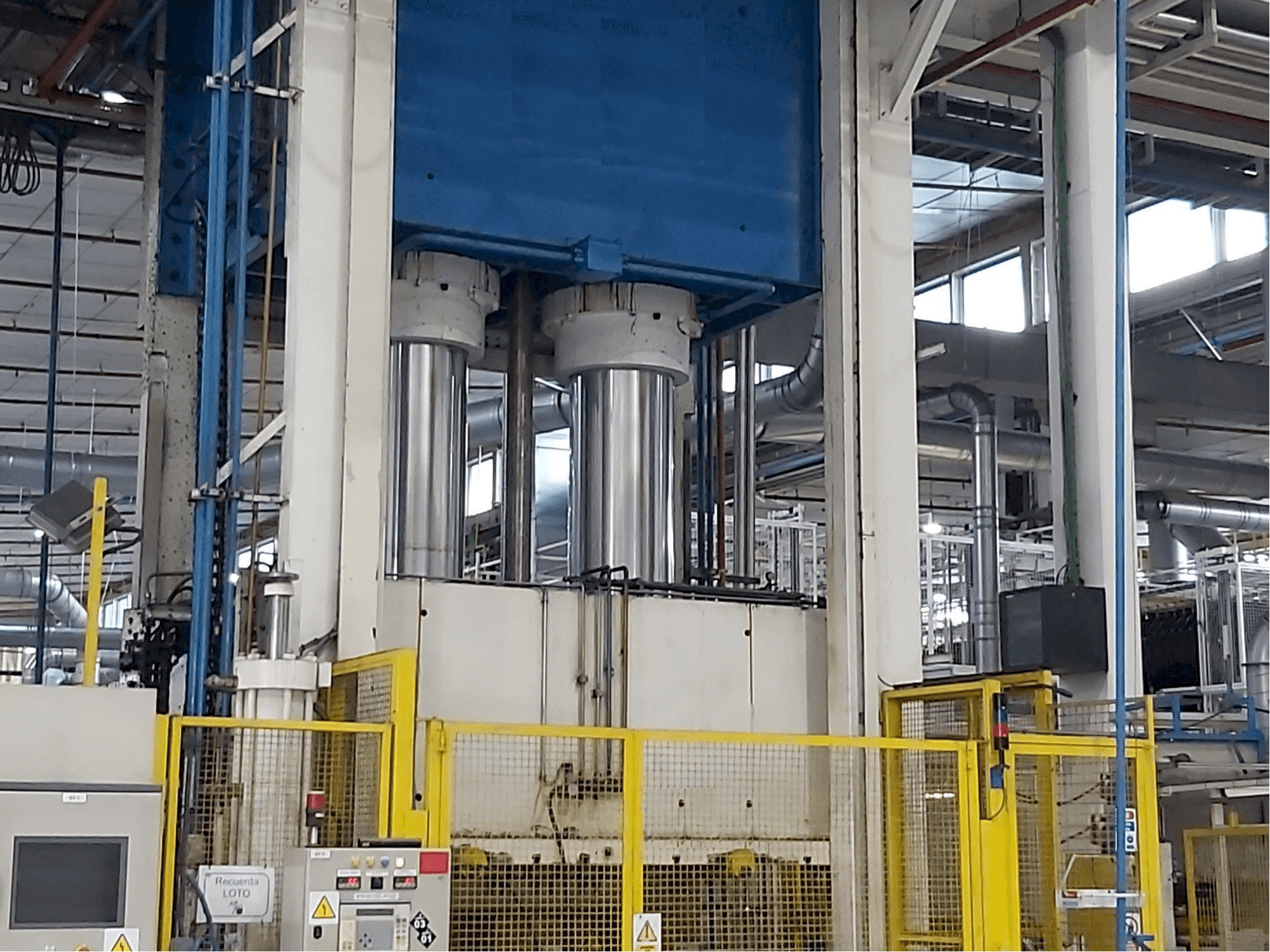 Pinette 1500 Ton-maskinen framifrån