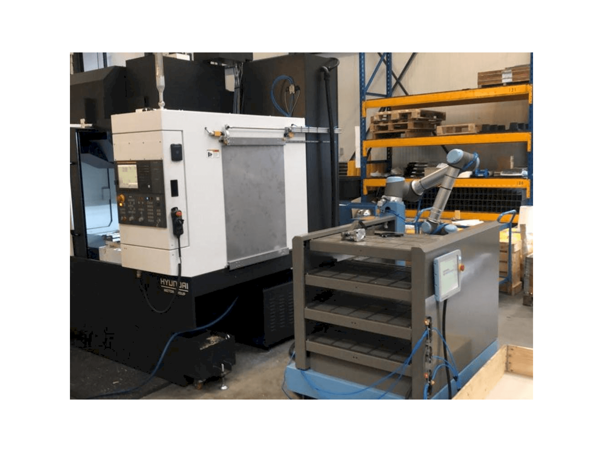 Universal Robots UR10-maskinen framifrån