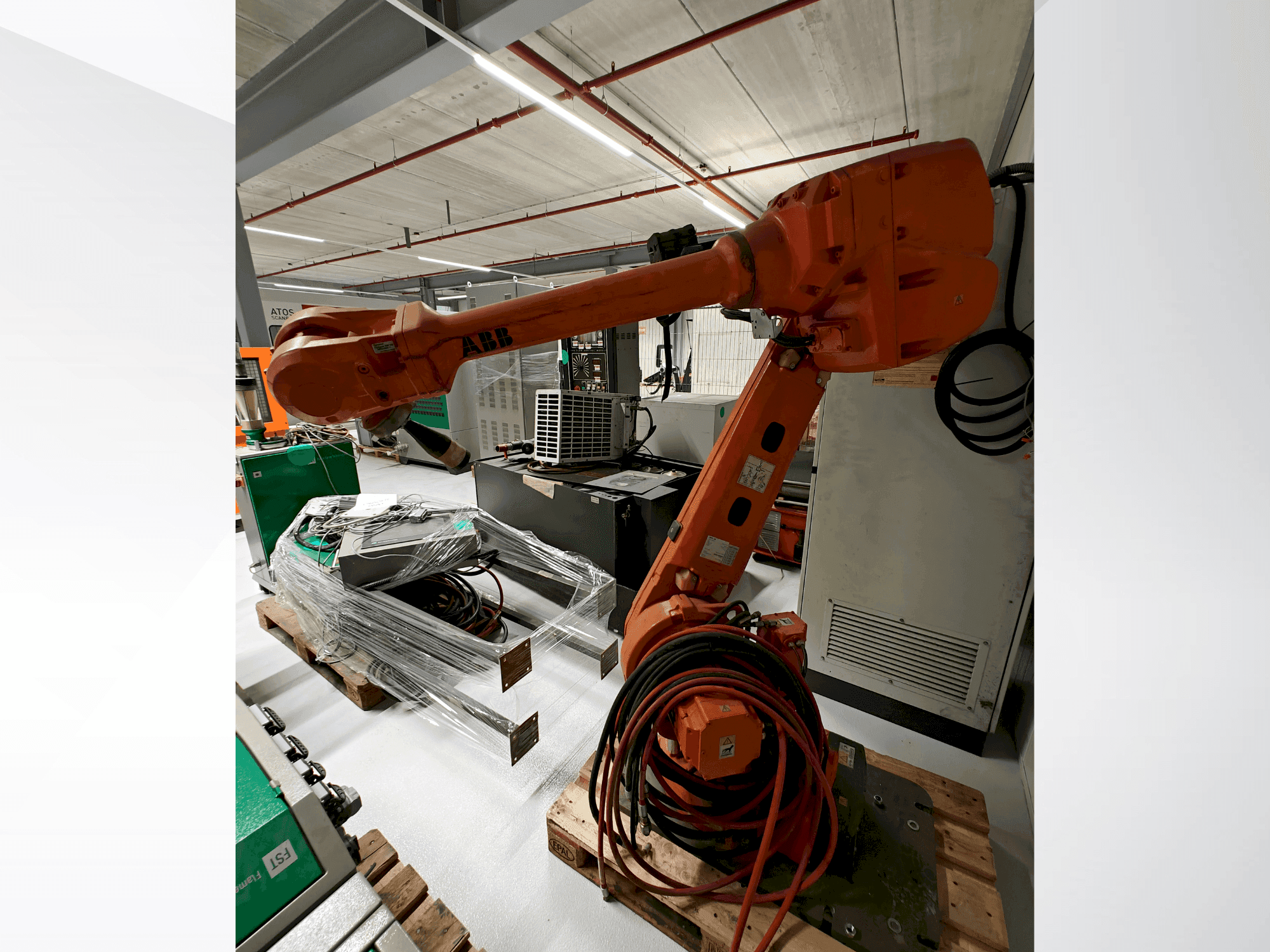 ABB IRB 4600-maskinen framifrån