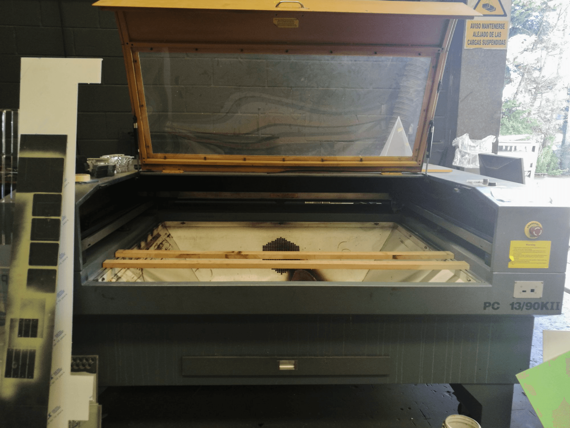 PC-maskinen framifrån13/90KII