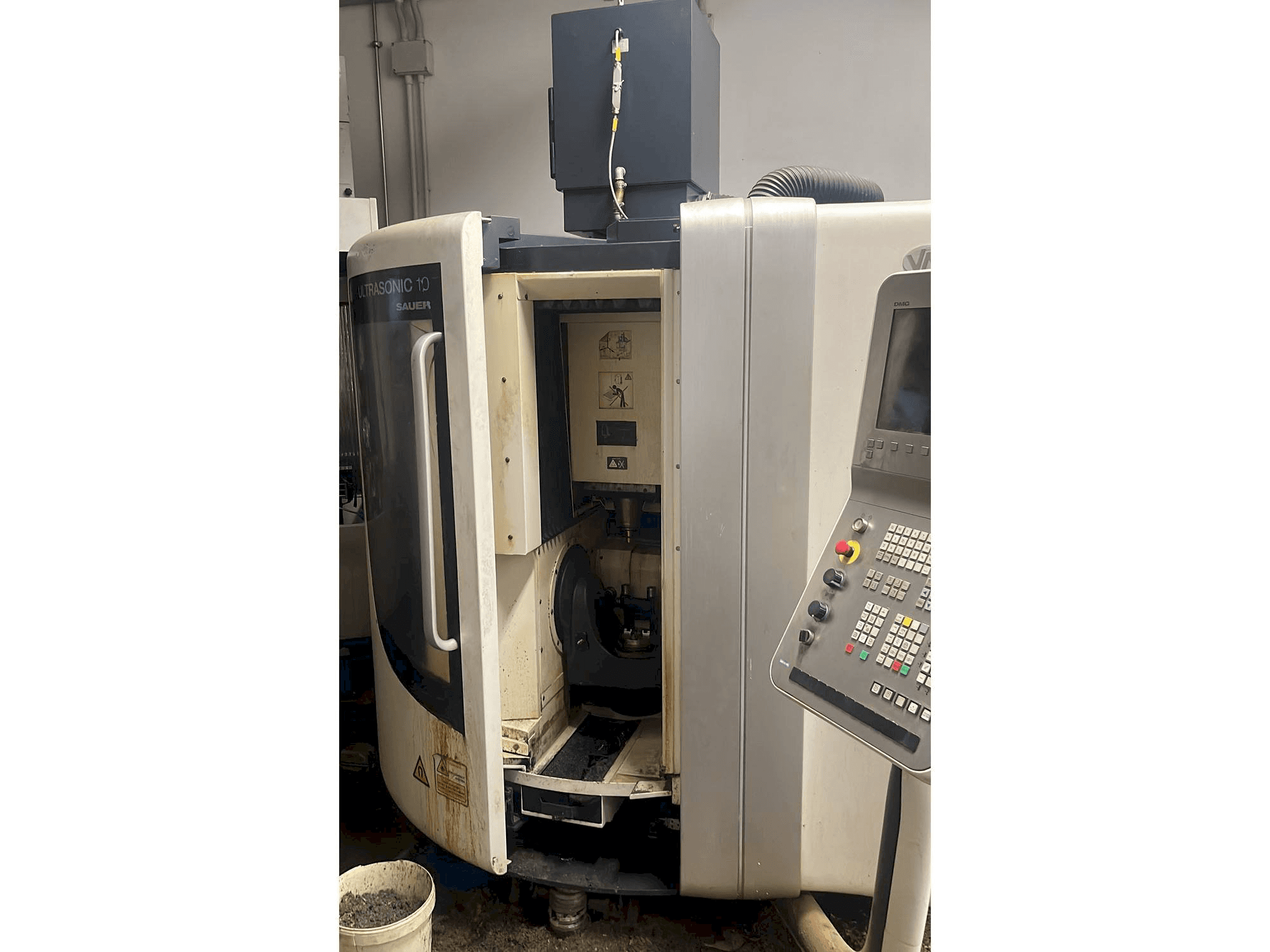 DMG ultrasonic 10 sauer-maskinen framifrån