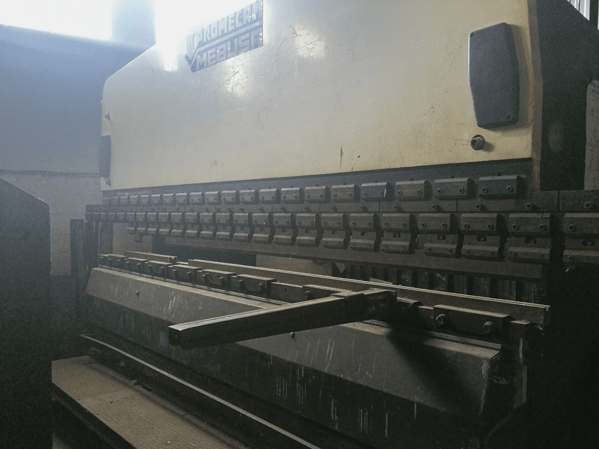 1 PROMECAM MEBUSA-maskinen sedd från högerRG 204