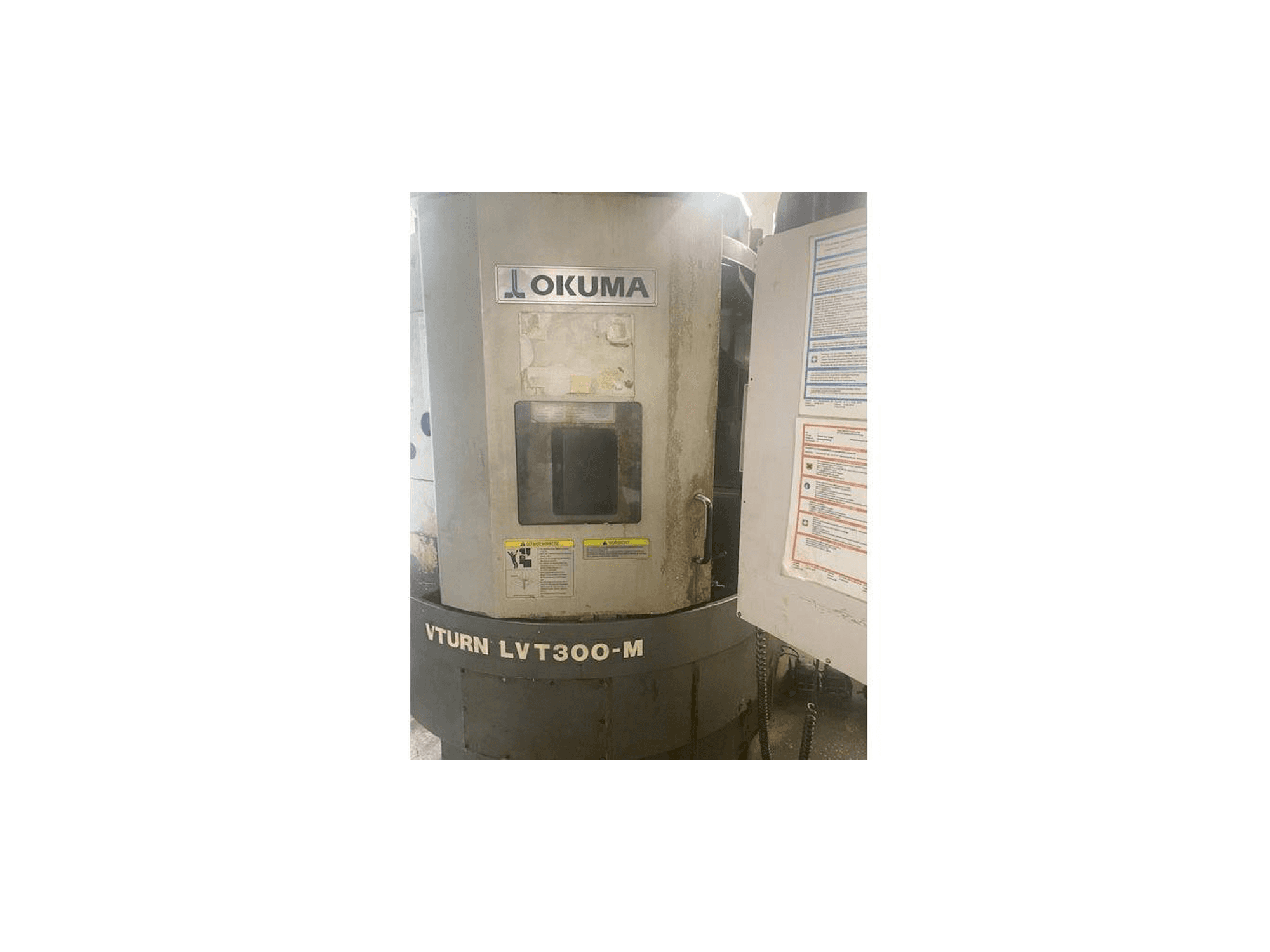 Okuma LVT300M-maskinen framifrån