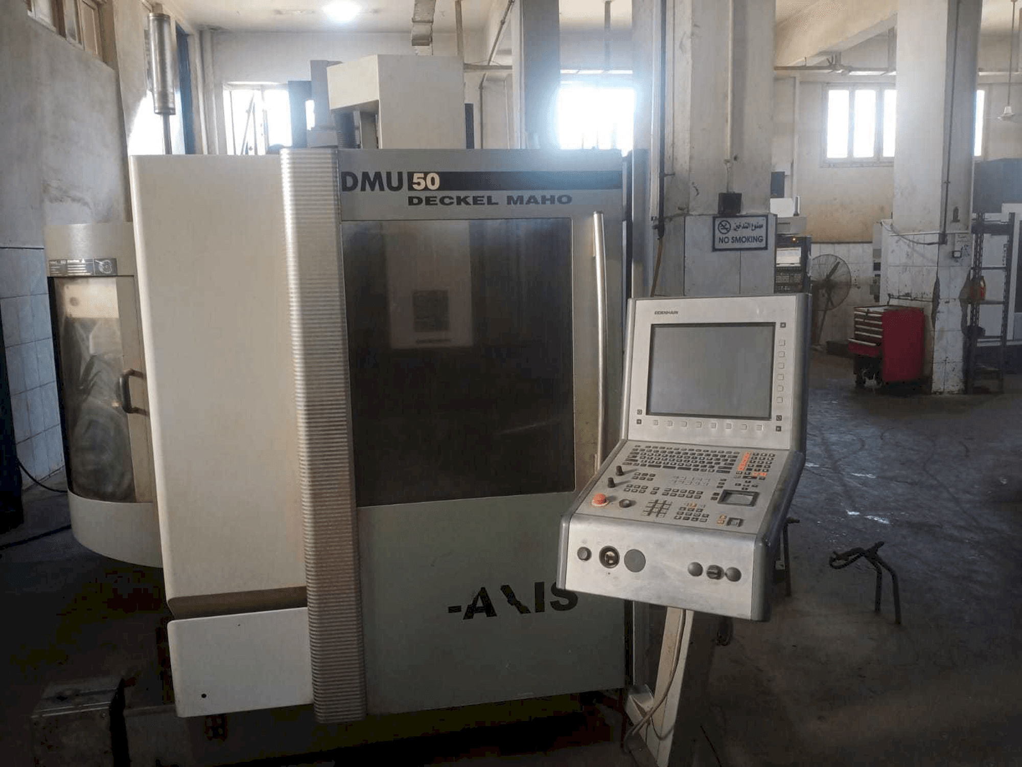 DECKEL MAHO DMU 50-maskinen framifrån